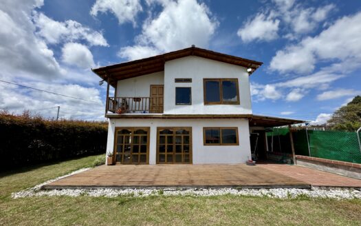 Casa en arriendo o venta vía San Pedro de los Milagros