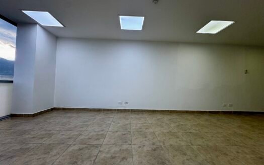 Oficina en Edificio S48 en Envigado